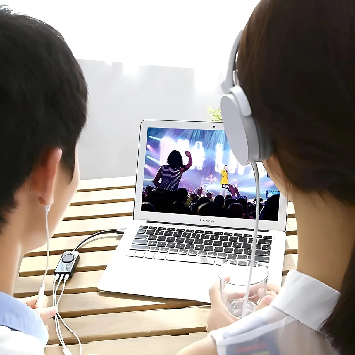 UGREEN USB Audio Adapter External Sound Card 3.5mm Headphone Microphone Jack USB to 3.5mm Converter PC Laptop PS4 PS5 40964 Ugreen