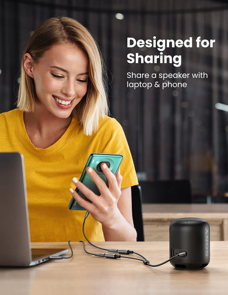 UGREEN AV141 30619 3.5mm audio sharing splitter designed for sharing music from a phone