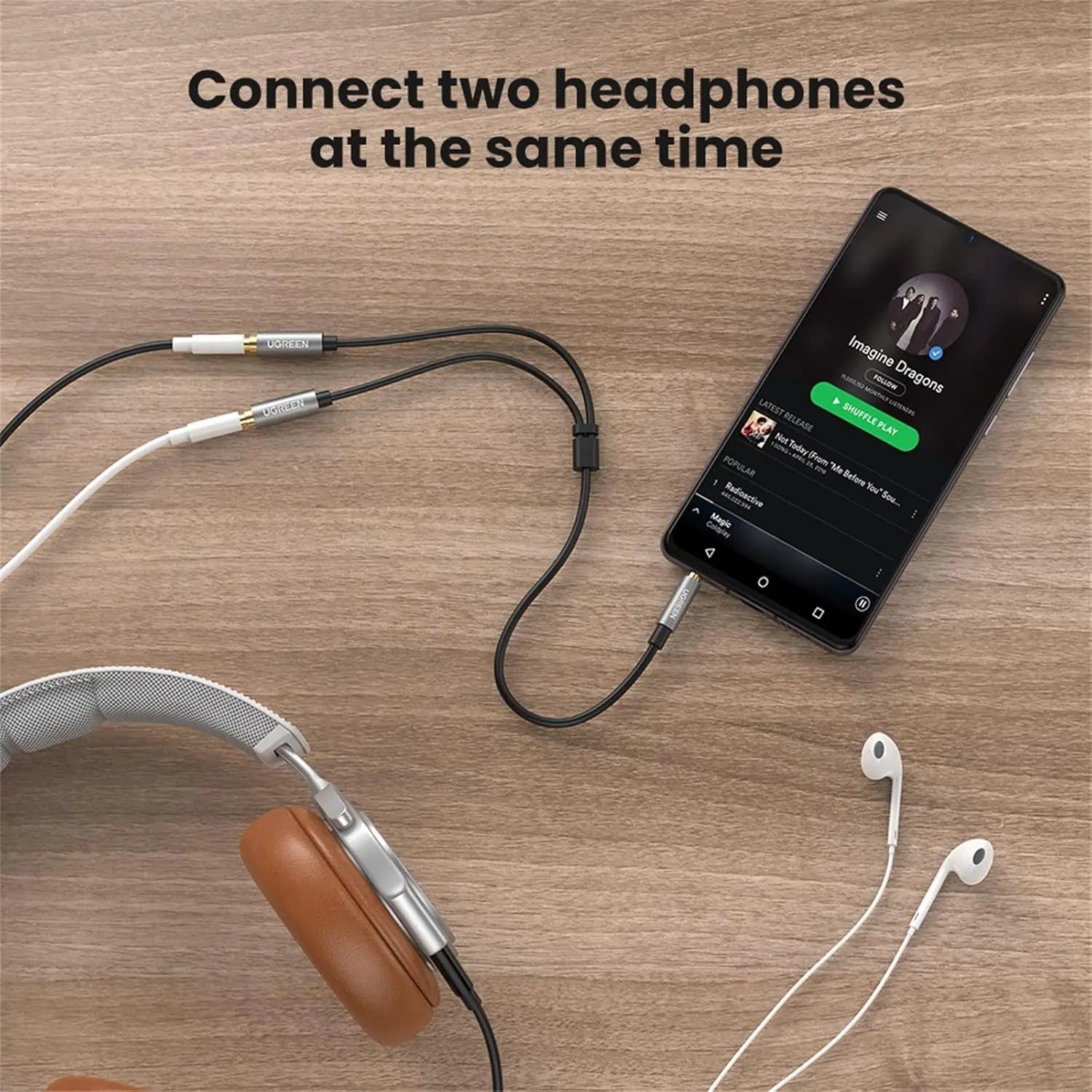 UGREEN 3.5mm headphone splitter connects two headphones at the same time