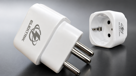 Elektrik Schuko-to-India plug adapter included with the UGREEN 90409 travel charger