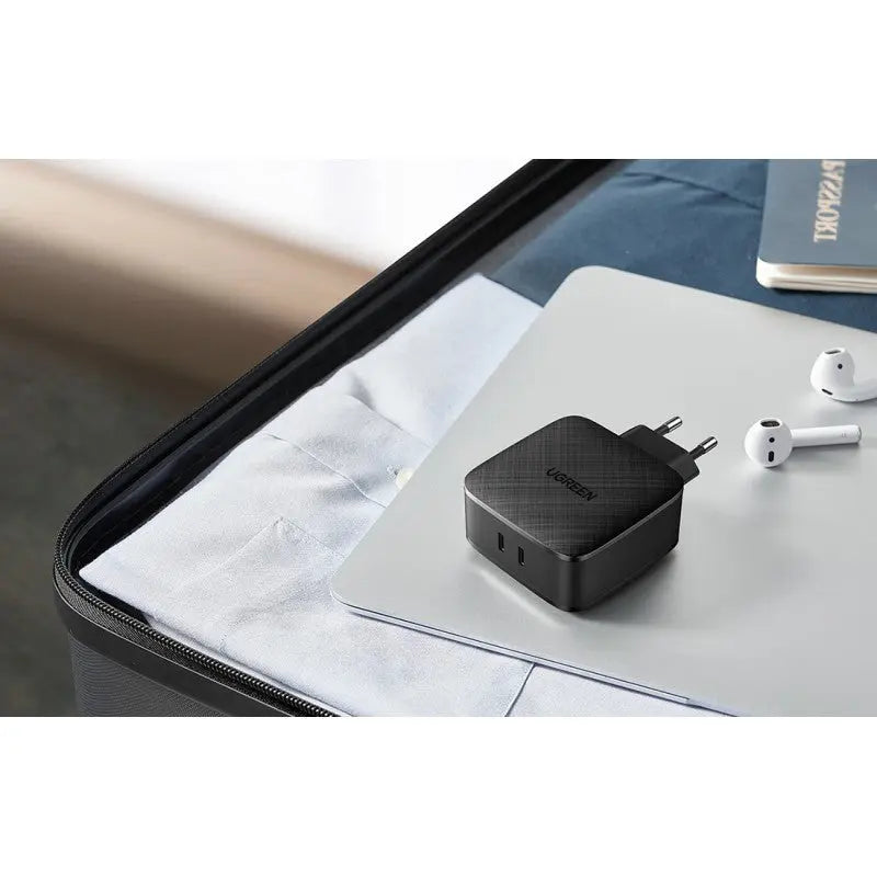 UGREEN 66W 2-পোর্ট USB C PD চার্জার PPS 20W USB C সাপোর্ট করে MacBook Pro/Air, iPad Pro, iPhone 13, iPhone 12 Pro, 11, Dell XPS 15, Surface Go, Galaxy S21 ইত্যাদির সাথে সামঞ্জস্যপূর্ণ (70867)